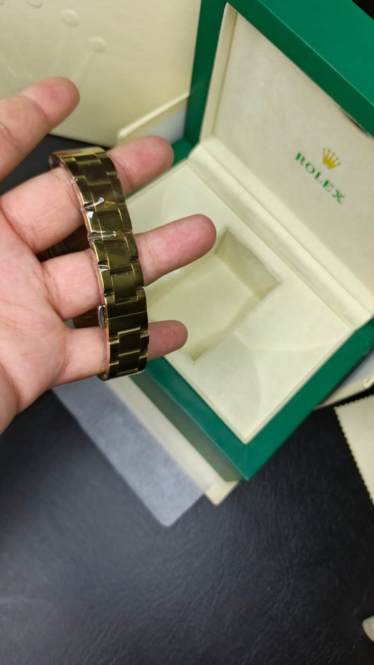 Rolex Submariner Diamond Rotating  (Gold-Black)